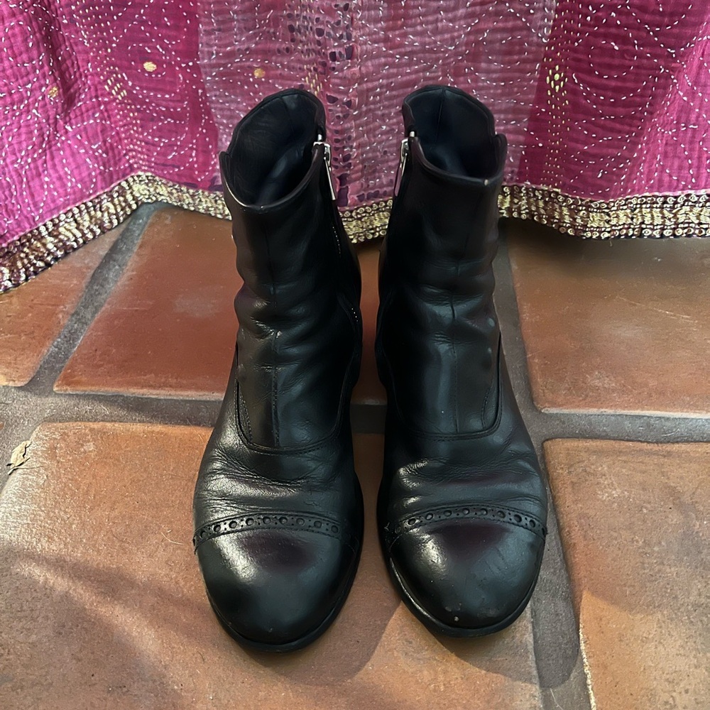 Italian Black Leather Ankle zip boots.